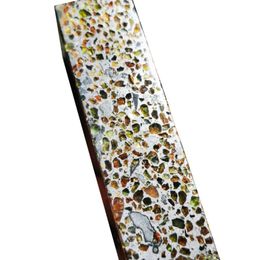 Objetos decorativos Figuras 301 g Espécimen de meteorito de olivo de Kenia Especificaciones de artesanía de hierro de olivino de alta calidad 100x28x26 mm Decorativo