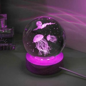 Objets décoratifs Figurines 3d Jellyfish Laser Gravure Crystal Ball LED Night Light Girlfriend Girlfriend Game Mate Femme Enfants Christmas Day Gift H240522