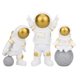 Decoratieve objecten beeldjes 3 stks figuur astronaut actie beeldje mini diy model figures speelgoed home decor schattige set