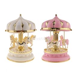 Objetos decorativos Figuras 4 Tipo Merry go round Resina Caja de música Decoración Carrusel Caballo Navidad Boda Regalo de cumpleaños 230209