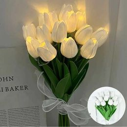 Objets décoratifs Figurines 5/10 pièces LED TULIP TULIP Artificial Flower pu Fake Bouquet Night Light for Home Garden Decoration Wedding Birthday Gift H240521 2F9Q