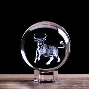 Objets décoratifs Figurines Animal zodiaque vache boule de cristal charge bourse taureau Feng Shui billes de verre sphère Globe décor artistique pour la maison