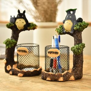 Objetos decorativos Figuras Anime Mi vecino Totoro Resin Craft Desktop Estudiante Soporte de pluma de metal Accesorios de papelería de papelería Regalo 230812