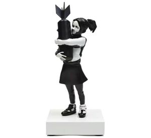 Decoratieve objecten Figurines Banksy Bomb Hugger Modern Sculpture Bomb Girl Standbeeld Hars Tafel stuk bom Love Engeland Art House DE5131737