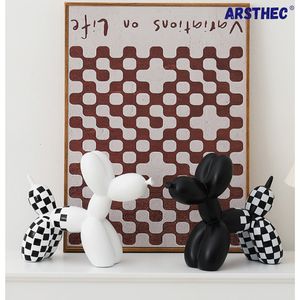 Objets décoratifs Figurines Checker Style Luxury Home Decor Balloon Dog Sculpture Office Desktop Accesseries Figure Ornement Modern Pop Art Nordic Statue 230302