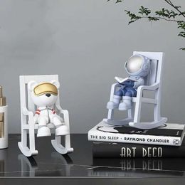 Objets décoratifs figurines chaise créative astronaute résine ornements de décoration intérieure artisanat bureau figurines bibliothèque sculpture cadeaux t240505