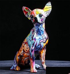 Objets décoratifs Figurines Couriel Couleur Chihuahua Dog Statle Simple Living Room Ornements Home Office Resin Scpture Crafts STO4507434
