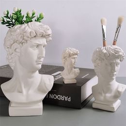 Objets décoratifs Figurines Creative Porte-stylo Résine David Sculpture Portrait Statue Maquillage Brosse Boîte De Rangement Pot De Fleurs Vase Art Artisanat Jardin Décor 220829