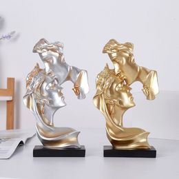 Objets décoratifs Figurines Creative Valentine's Day Present Desktop Art Statue Home Decor Objects 230715