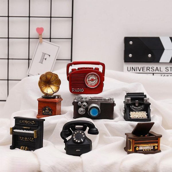 Objetos decorativos Figuras Creativas Vintage Radio Mini Resina Artesanía Fonógrafo Cámara Piano Modelo Nostalgia Sala de estar Decoración del hogar Po Pr