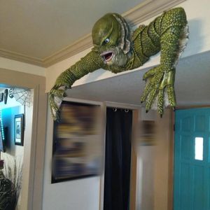 Decoratieve objecten Figurines Creature uit de zwarte lagune ernstige figuur Model woonkamer buitenshuis decor hagedis man voor grappige Halloween -geschenken 230812