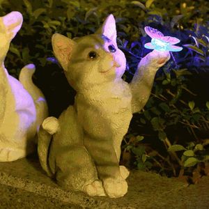 Objets décoratifs Figurines Statue de jardin de chat mignon avec lumières solaires chaton papillon résine Figurine ornement décorations extérieures pour la maison cadeaux 231216