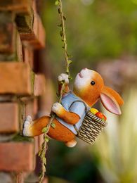 Decoratieve objecten beeldjes Schattig hars konijn standbeeld met voedsel klimtouw buiten dierensculptuur voor thuiskantoor tuin balkon decor knutselcadeau 231216