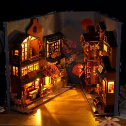 Decoratieve objecten Figurines Diy Book Nook Plank Doll House Miniatuur houten boekenplank invoegen miniaturen model kit anime collectie verjaardag speelgoedcadeaus 230217