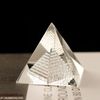 Objets décoratifs Figurines Energy Healing Crince Crystal Glass Egypt Pyramide Fengshii Chakra Miniature Home Decoration Accessoires 221018