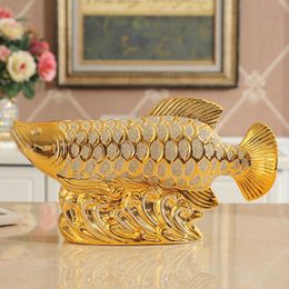 Decoratieve objecten Figurines Europees bruiloft Decor Crafts Ceramic Creative Room Decoration Handicraft Gold Arowana Porselein Decoraties W4035 221129