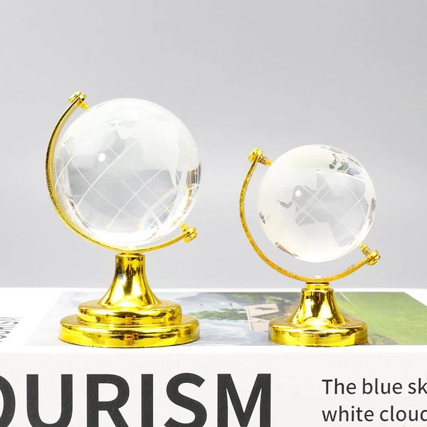 Objets décoratifs Figurines Exquis Mini Globe Rond Carte du Monde Boule de Verre en Cristal avec Support Décorations de Meubles de Bureau à Domicile Ornements Cadeaux 231128