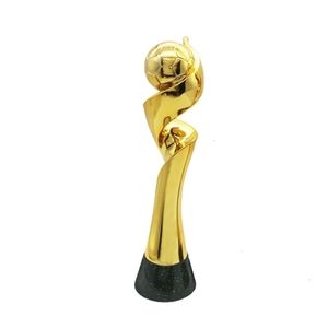 Objets de décoration Figurines taille réelle 38cm femme trophée coupe du monde 2014 Football Champion Award 230621