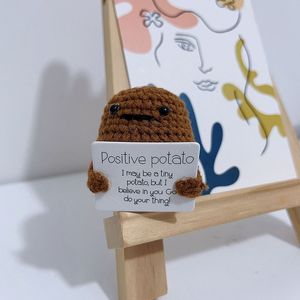 Objets décoratifs Figurines Funny Positive Potato Cute Wool Knitting Doll With Card Positivity Affirmation Cards Tricoté Xmas 230625