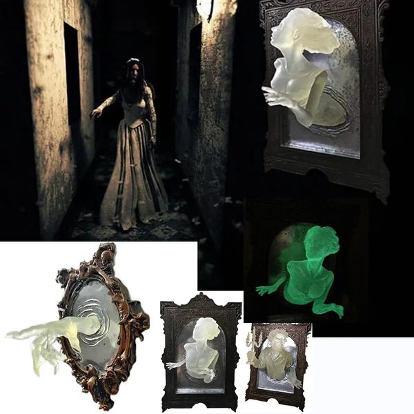 Objets décoratifs Figurines Fantôme dans le miroir Décoration murale Lueur sombre Halloween 3D Horreur Spooky Sculptures Résine Statue lumineuse Ornements 231009