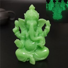 Objetos decorativos Figuras brillantes Ganesha Buddha Estatua de jade hecha por el hombre Adornos de la elefante de la Elefante Figura de escultura para el jardín del hogar