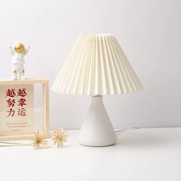Decoratieve objecten beeldjes INS Wind LED-tafellamp Milkshake Slaapkamer Nachtkastje Creatief Slaapzaal Leeslamp Meisje Make-up Kleine Nacht 231017