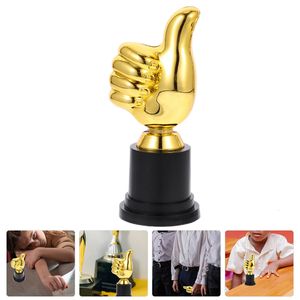 Decoratieve objecten Figurines Kids Awesome Trophy Basketball Decor Party Award Football Trofeeën Children Cup Plastic Toy Model Exquisite 230815