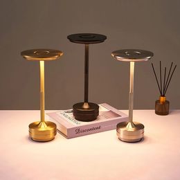 Objets décoratifs Figurines LED lampes de bureau tactiles rechargeables veilleuse lampe de table café chambre bar moderne décoration minimaliste cadeaux de chevet 231017