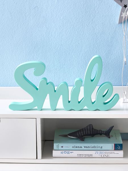 Objets décoratifs Figurines Lettres Articles de décoration pour le salon Accessoires Kawaii Smile Chart Modem Style Wood Handmade Decoration Ramadan 230714