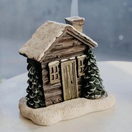 Decoratieve voorwerpen Beeldjes Blokhut Wierookbrander Rustiek Kerstschoorsteen Hut Wierookkegelbrander met 2 wierookkegels Verzamelbeeld van hars 231130