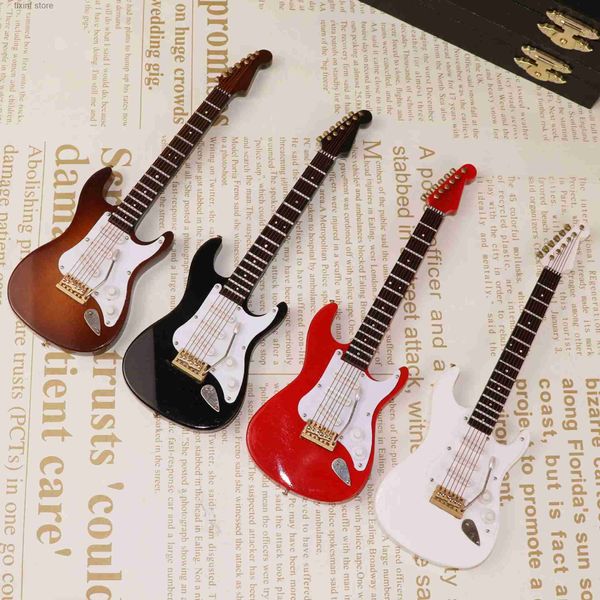 Objetos decorativos Figuritas Mini eléctrico Modelo en miniatura de madera Instrumento musical Decoración de guitarra Decoración de regalo para dormitorio Sala de estar 10 ~ 24 T240219