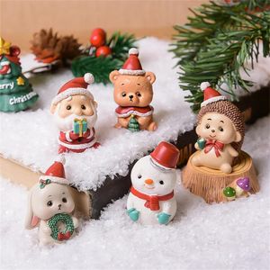 Objets décoratifs Figurines Miniatures de noël en résine, famille de petits animaux, arbre, bonhomme de neige, élan, père noël, ornements 230822