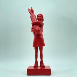 Decoratieve objecten Figurines Gepersonaliseerd knuffelen Bomb Girl Resin Statue Home Decoratie Banksy Nordic Desk Sculpture Living Room Decor Geschenk 230817