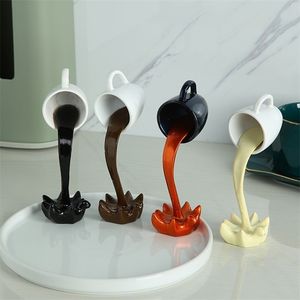 Decoratieve objecten Figurines Hars beelden drijvende koffiekop kunst sculptuur thuis keukendecoratie ambachten morst magie gieten vloeibare splash mug 221014