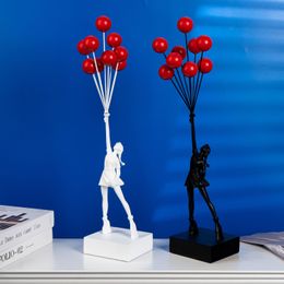 Decoratieve objecten Figurines Seni Balon Anak Perempuan Patung Banksy Terbang Resin Kerajinan DeKorasi Rumah Hadiah Natal Ruang Tamu 230904