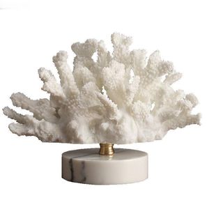 Decoratieve objecten beeldjes simulatie koraal miniaturen moderne woondecoratie hars ambachten met marmeren base woonkamer bureaublad bruiloft