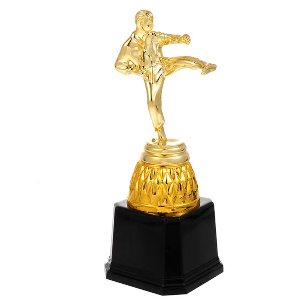 Objets décoratifs Figurines trophées de football modèle de trophée pour enfants Mini prix coupe outil de récompense gagnant en plastique 230830