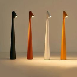 Objets décoratifs Figurines Lampe de table chambre lampe de chevet créatif salon lampe d'étude haut tactile gradation atmosphère lampe de décoration de bureau 231120