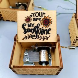 Decoratieve objecten Figurines Houtsnijwerk en kleurafdrukmuziekbox voor deautiful vrouw Daughterson Holiday Gift Christmas Gift You Are My Sunshine Music 221126