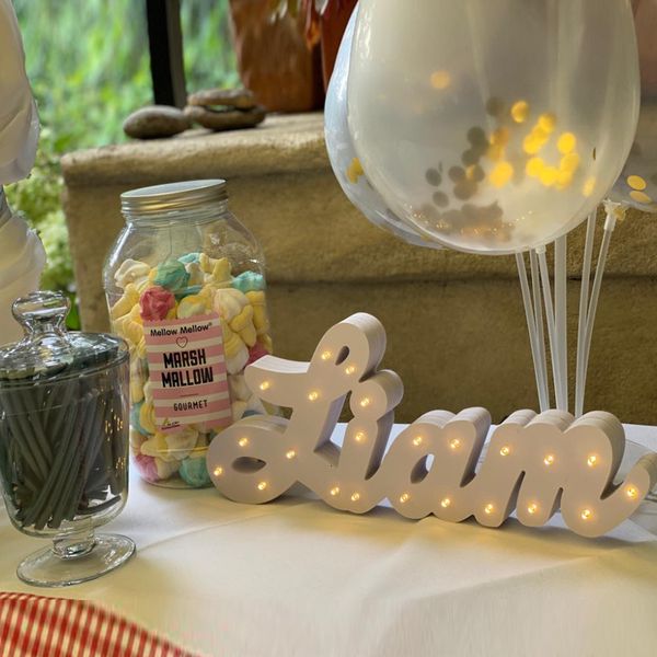 Objets décoratifs Figurines Lettres en bois LED Lampe Signe Marquee Light Up Night LED Grow Light Décoration murale pour chambre Ornements de mariage Lumières 230818