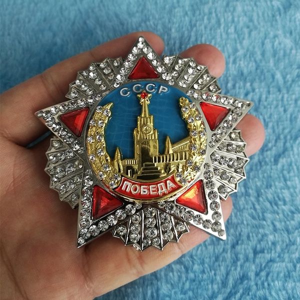 Objets décoratifs Figurines WW2 Grande Médaille de la Victoire Soviétique WWII URSS Russe Bagde CCCP Award Order Pins Inlay Diamond Email Gifts 230327