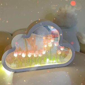 Decoratieve objecten INS DIY Cloud Tulp LED-spiegel Schattig Nachtlampje Romantische sfeer Slaapkamer Ornamenten Desktop Bloem Handgemaakte geschenken voor verjaardag 230725