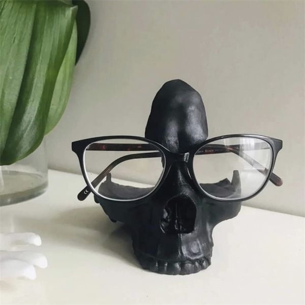 Objets décoratifs Support de lunettes de crâne réaliste résistant aux rayures support de lunettes de statue pratique avec plateau de rangement pour la décoration de bureau à domicile 231204