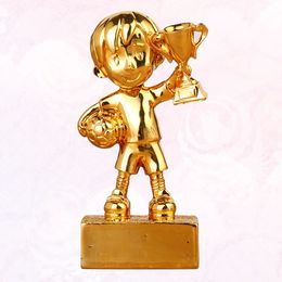 Decoratieve objecten Voetbal Award Ceremonie Trofee Hars Crafts Golden Golden Football Men Leerlingen Goldendoodle Gifts 230815