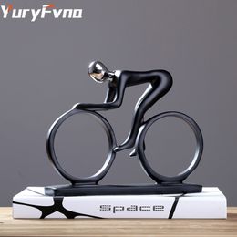 Decoratieve objecten Yuryfvna Bicycle -standbeeldkampioen Cyclist Sculptuur Figurine Moderne Abstract Art Atleet Home Decor Room Decoratie Ornamenten 230822