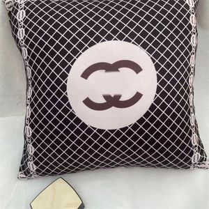 Almohada decorativa Marca de lujo Cojín Diseñador de Navidad Funda de almohada Cojines de moda Fundas de almohadas de algodón Funda Textiles para el hogar clásicos