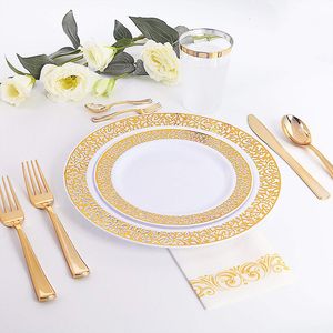 Decoratieve Platen 25 stks Wegwerp Goud Plastic Borden Rose Gouden Kant Ontwerp Bruiloft Plastic Servies set Diner Mes Vork Lepel 230614