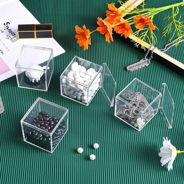 Plaques décoratives 4pcs Boîte de rangement en plastique en acrylique transparent boîtier à affichage de cube carré avec un récipient de couvercle.