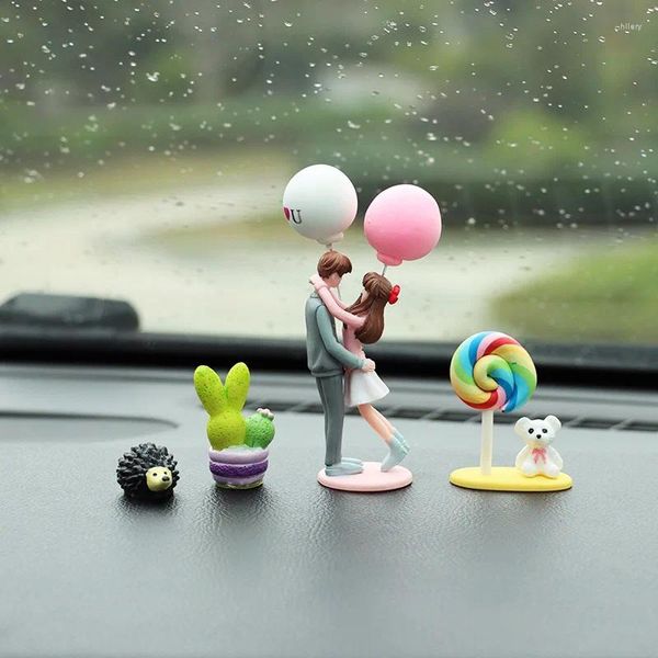 Assiettes décoratives accessoires de voiture intérieur femme décoration Anime Kawaii dessin animé Couples mariage figurine tableau de bord ornements Auto