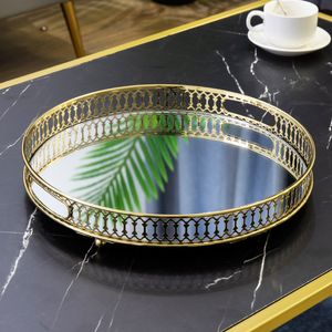 Assiettes décoratives Plateau en métal de style européen ornements miroir table basse simple évidé assiette décorative assiette à bijoux ornements de salon 230823